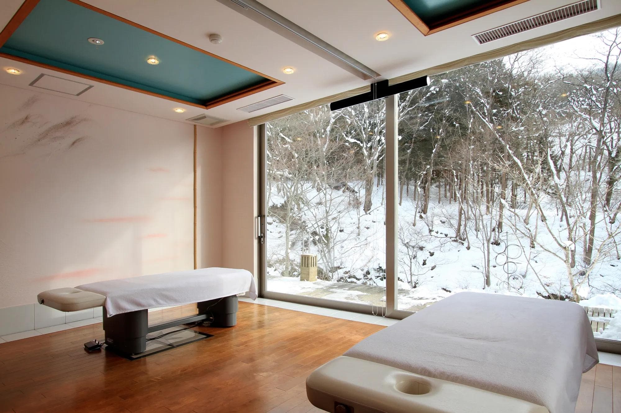 Bettei Senjuan Minakami, Japon